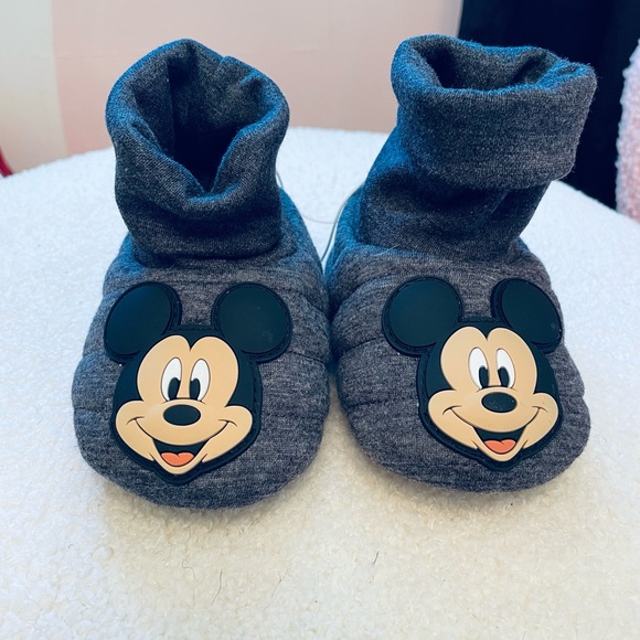 Zara Mickey Mouse Slippers - Picture 1 of 5
